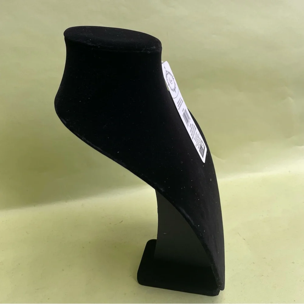 New black velvet necklace stand